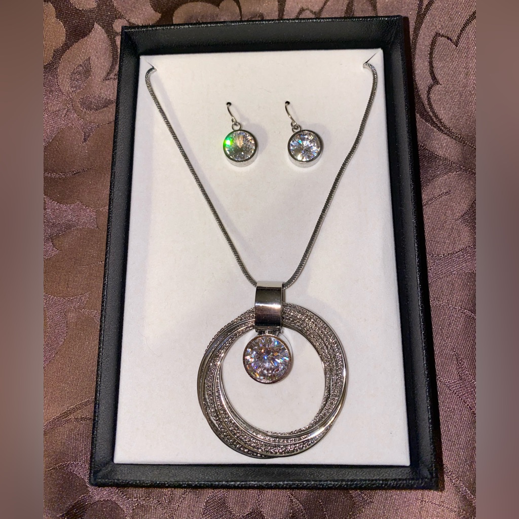 Necklace And Earring Set Silver Tone